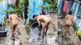 Desi Milf Bhabhi Bathing Her Home Captured Secretly Viral Leak – desileak49